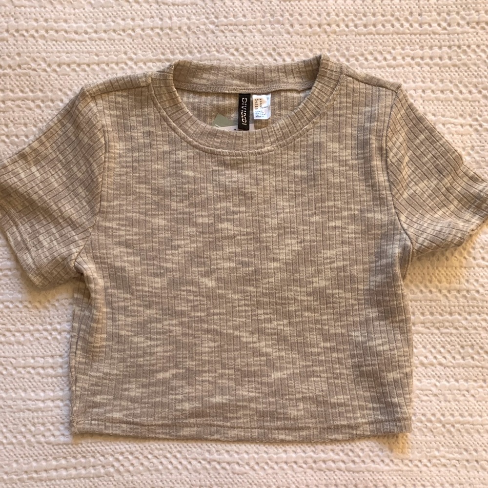 H&M Divided Crop Top in Beige